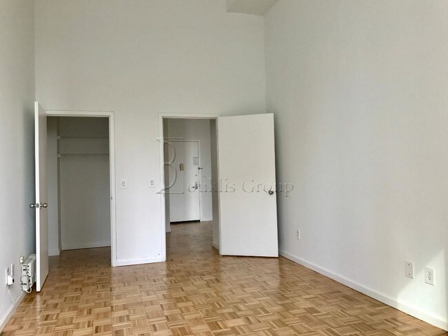 Building Photo - 75 Washington Pl