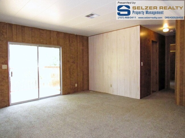 Foto del edificio - Roomy 2 bd. mobile w/ big yard in a countr...