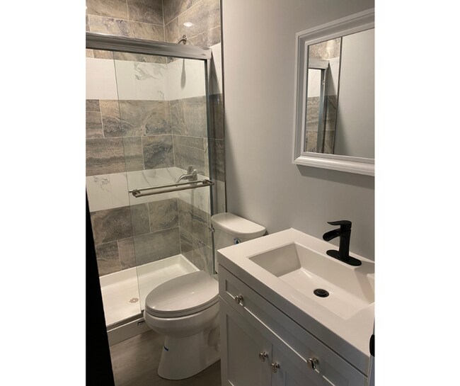 Foto del edificio - 4319 Kenwood Ave