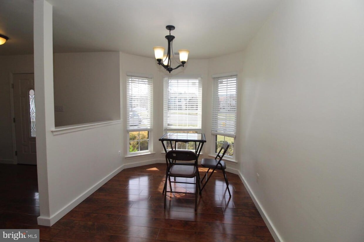 Primary Photo - 36 Banbury Ct