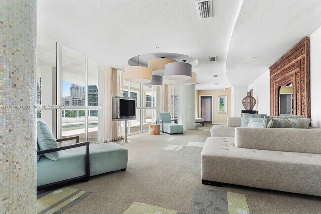 Foto del edificio - 500 NE 29th St