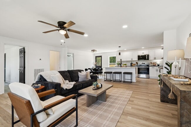 Photo - 934 Old Rome Pike House