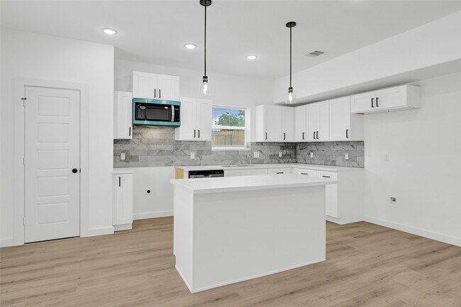 Foto del edificio - 8023 Birmingham St