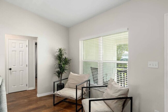 Foto del edificio - 1941 Tidewater Ct