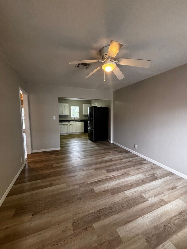 Foto del edificio - 5518 E 2nd St S
