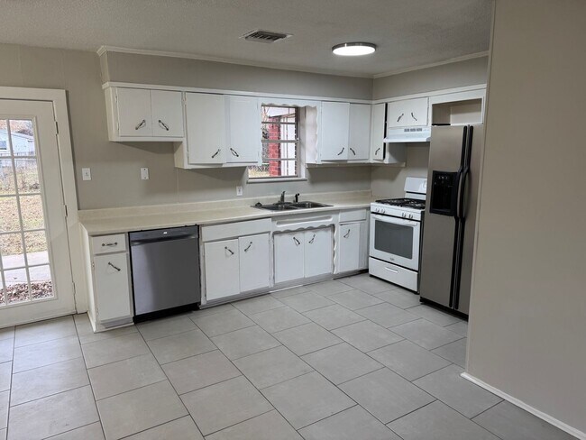 Foto del edificio - 3012 Gaines St