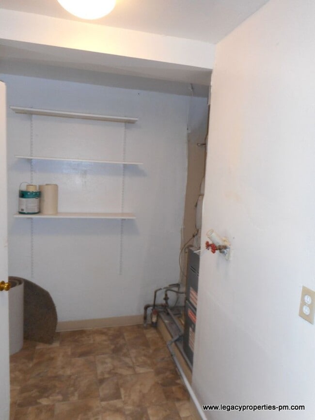 Photo - Cozy 2 Bed, 1 Bath just one block off Broadway House