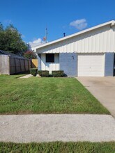 Building Photo - 1813 Bahama Dr