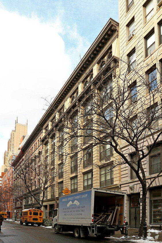 Foto del edificio - 133 W 17th St