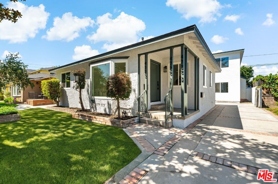 Primary Photo - 4723 Albury Ave