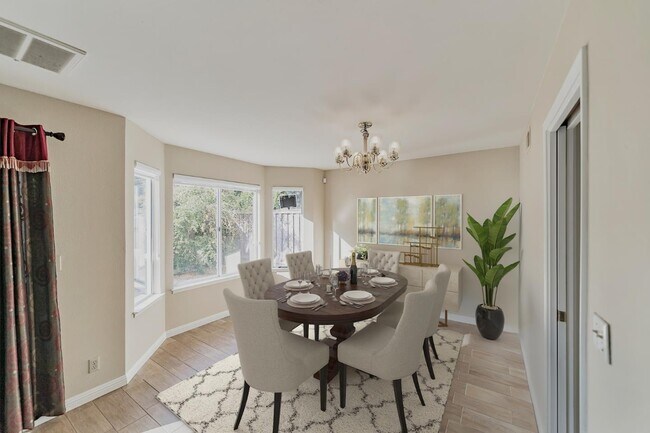 Foto del edificio - 1067 Sandalwood Ln