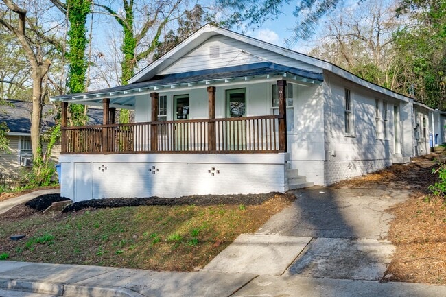Building Photo - Cozy Home in Columbia's Downtown Core - Un...