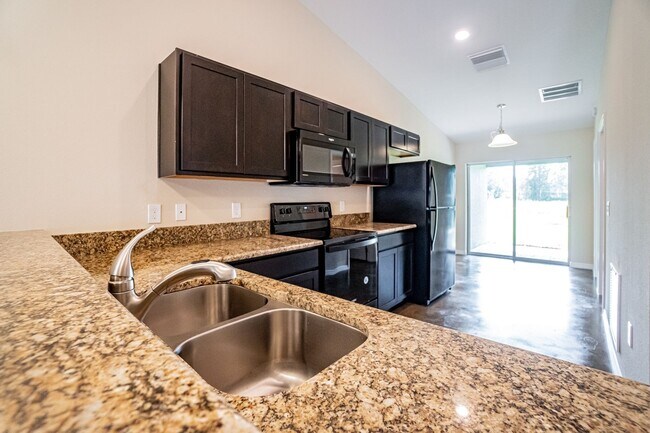 Foto del edificio - Brand New Beautiful 3/2 Energy Efficient 1...