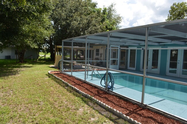 Building Photo - 1295 Pilgrim Rd