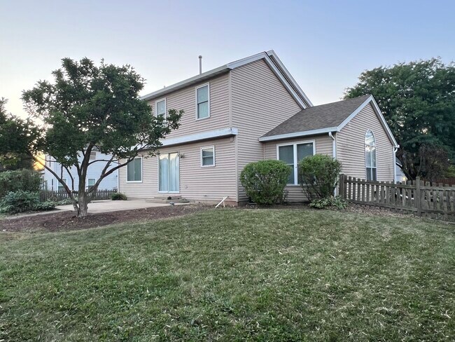 Foto del edificio - 1134 Dovercliff Way