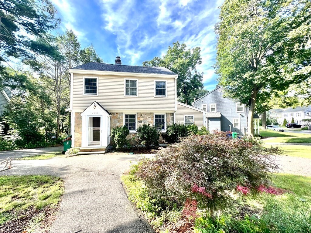 Primary Photo - 204 Jackson St