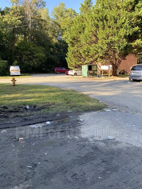 Foto del edificio - 1600 Oak Croft Ct