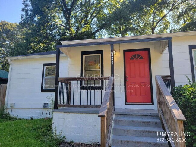 Building Photo - 1223 Campbellton Pl SW