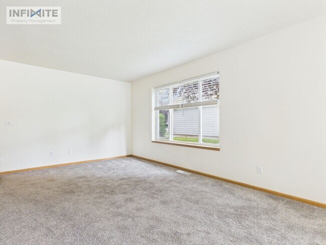 Foto del edificio - Cozy 3 Bedroom Home with 2-Car Garage in Prime West Bozeman Location