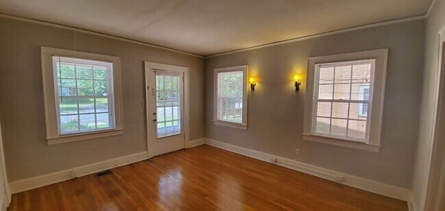 Building Photo - 720-3 Hawthorne Rd.-1BR/1BA-Ardmore APT!!!