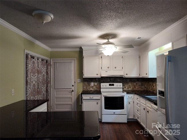 Foto del edificio - 8526 Timbercrest Cir