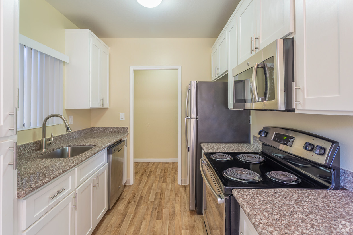 2HAB, 2BA - Cocina - Garden Oaks Apartments