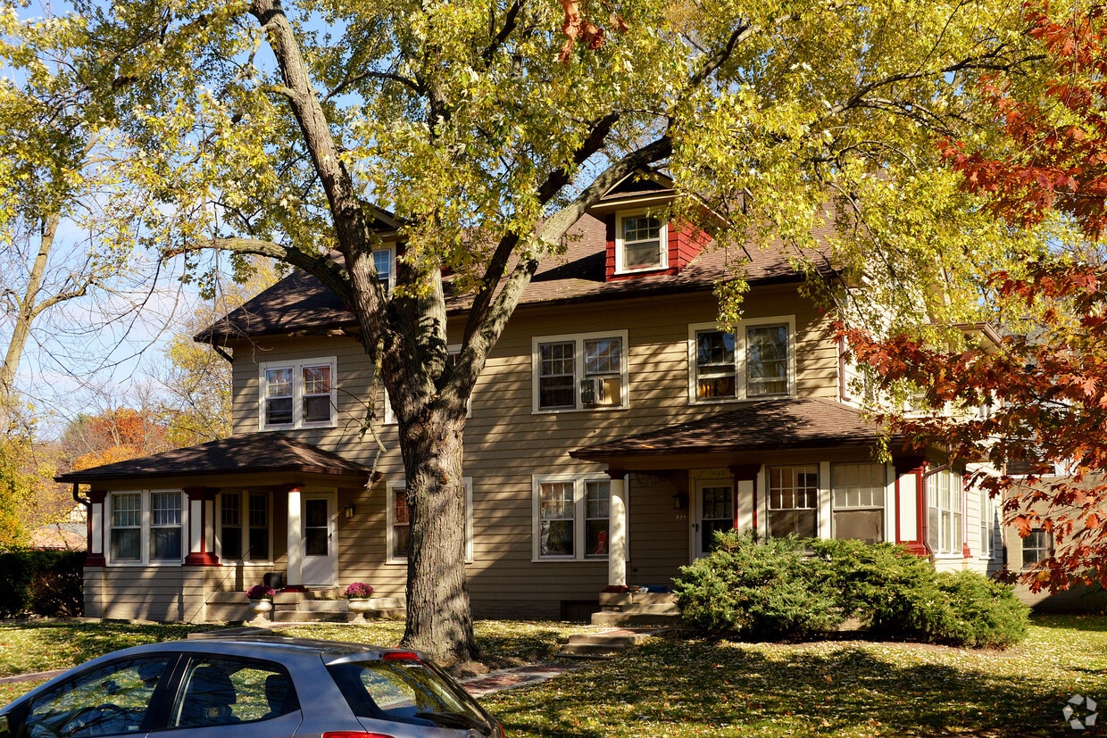 Building Photo - 725-735 Woodruff Place Middle Dr