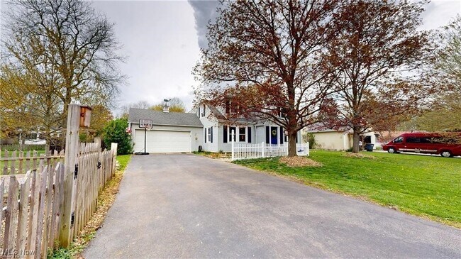 Building Photo - 44 Colony Dr