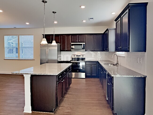 Foto del edificio - 201 Stowe Rd