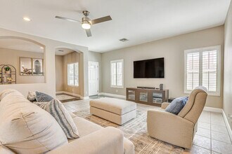 Building Photo - 11882 W Washington St