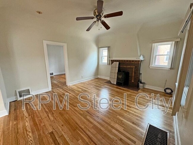 Foto del edificio - 1322 Claremont Ave