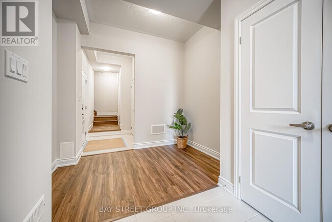 Building Photo - 1411 Courtleigh Trl