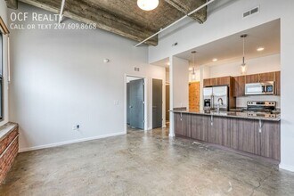 Building Photo - 4800 Brown St