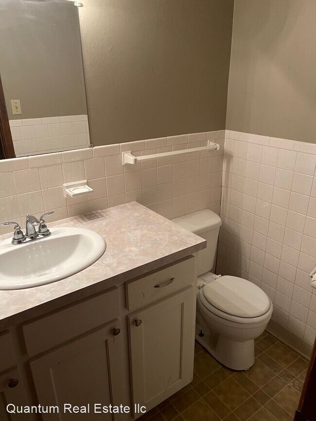 Building Photo - 2 br, 1.5 bath House - 2221 NORTH 47TH