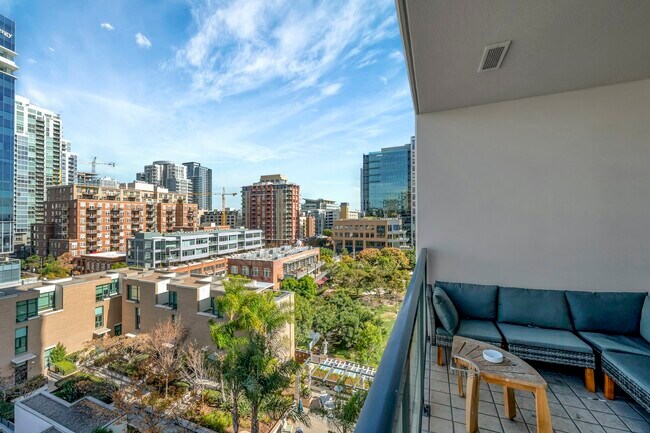 Building Photo - 325 7th Avenue, Unit 808