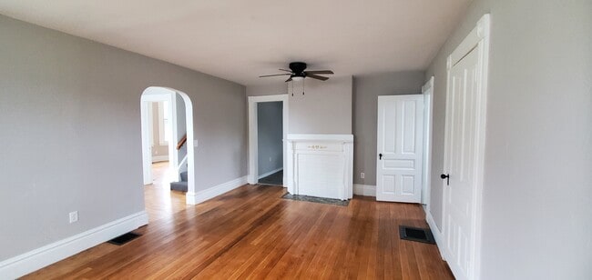 Building Photo - 707 Dewitt Ave