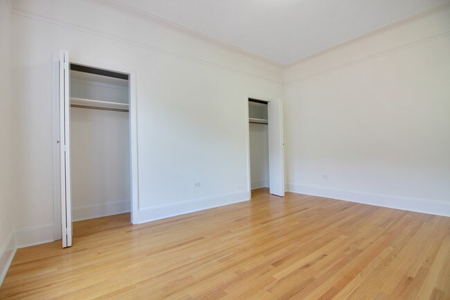 Building Photo - 68 Montague St