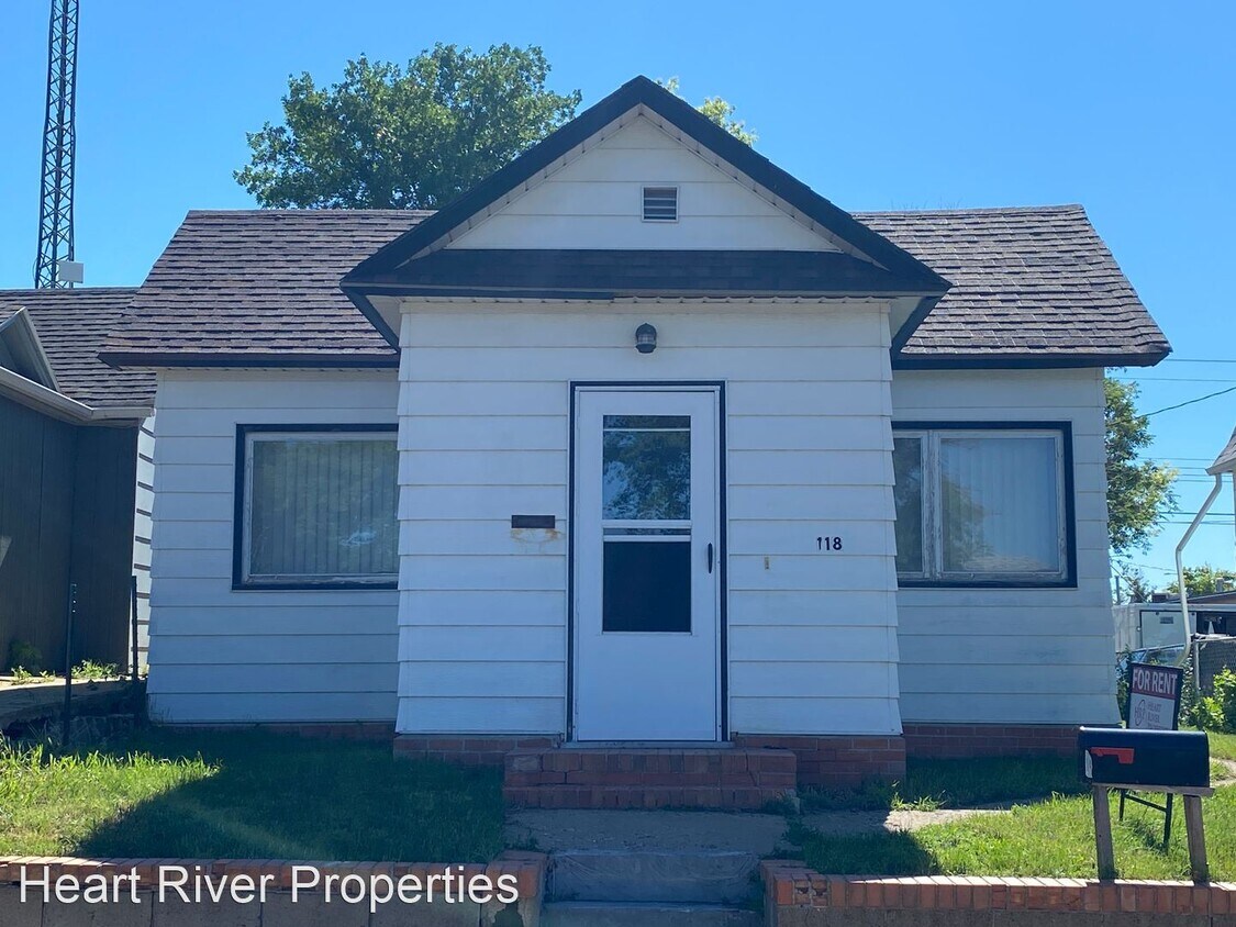 118 2nd Ave E, Dickinson, ND 58601 House Rental in Dickinson, ND