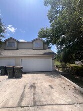 Building Photo - 933-935 Sagewood Trail