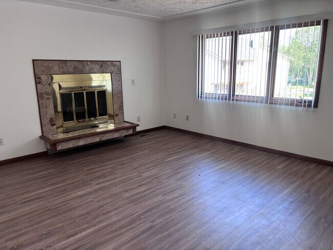 Foto del edificio - Newly Updated 4 Bedroom East Anchorage Home!