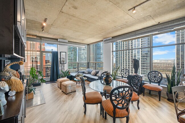 Foto del edificio - 125 E 13th St