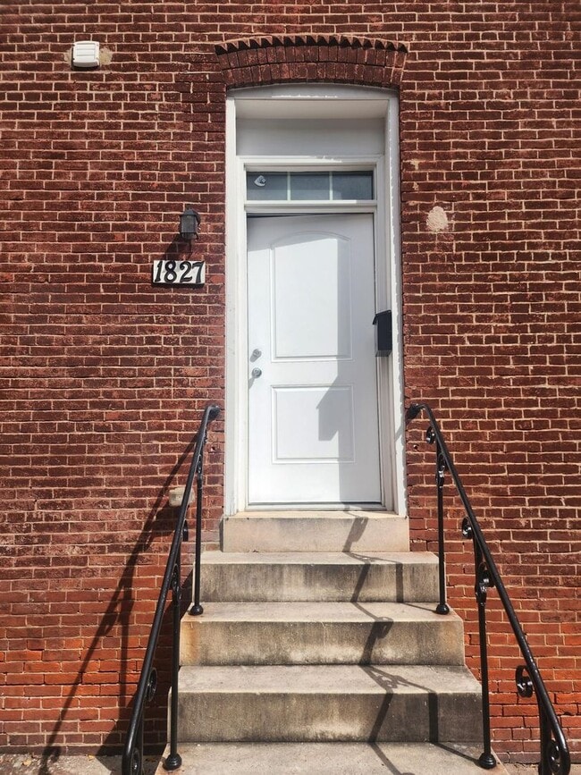 Building Photo - 1827 McCulloh St