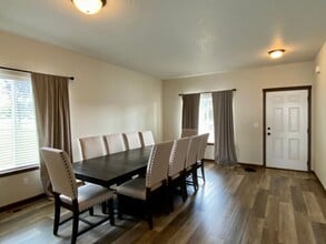 Building Photo - 8463 N Boysenberry Loop