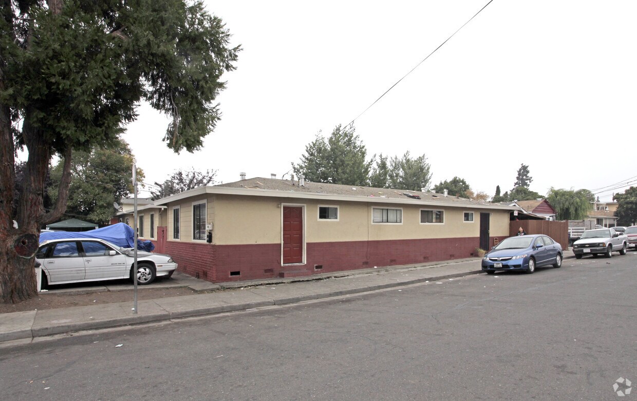 Primary Photo - 220-230 Dumbarton Ave