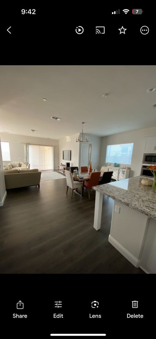 Foto del edificio - Spacious 4BR House in Marina