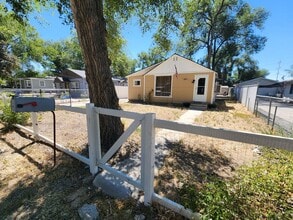 Building Photo - 1651 W Shelley Ave
