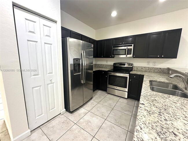 Building Photo - 11544 SW 151 Ave