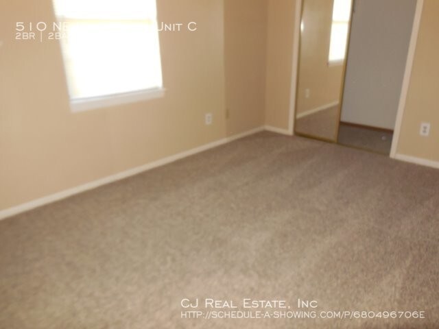 Foto del edificio - 510 NE Knox Pl
