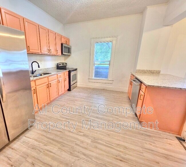 Foto del edificio - 3058 Phyllis St