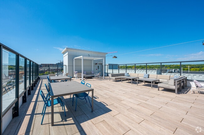 Rooftop Lounge - The Landing Apartments